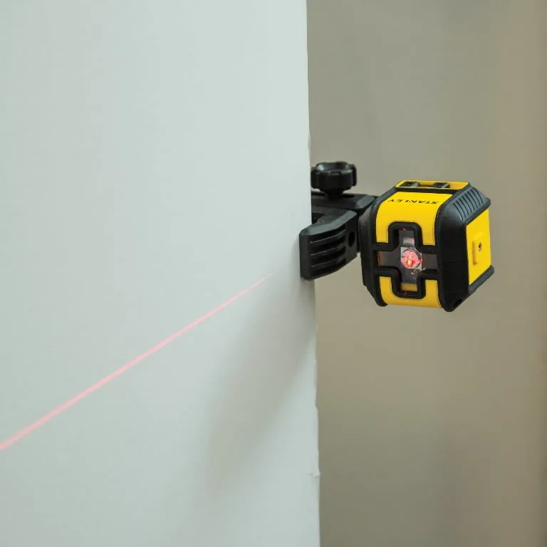 Lazerinis nivelyras CUBIX red su dėklu ir spaustuvu, Stanley